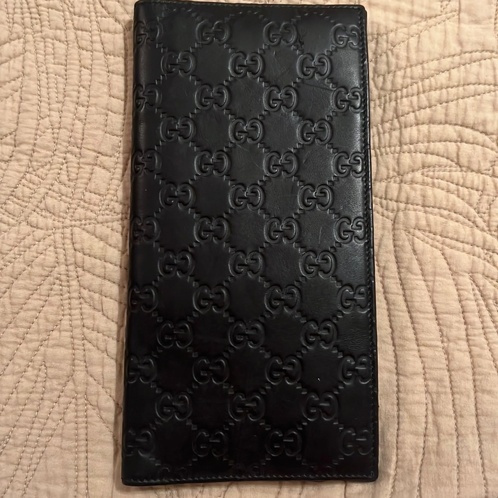 ✨Authentic GUCCI Passport and travel Documents Holder✨